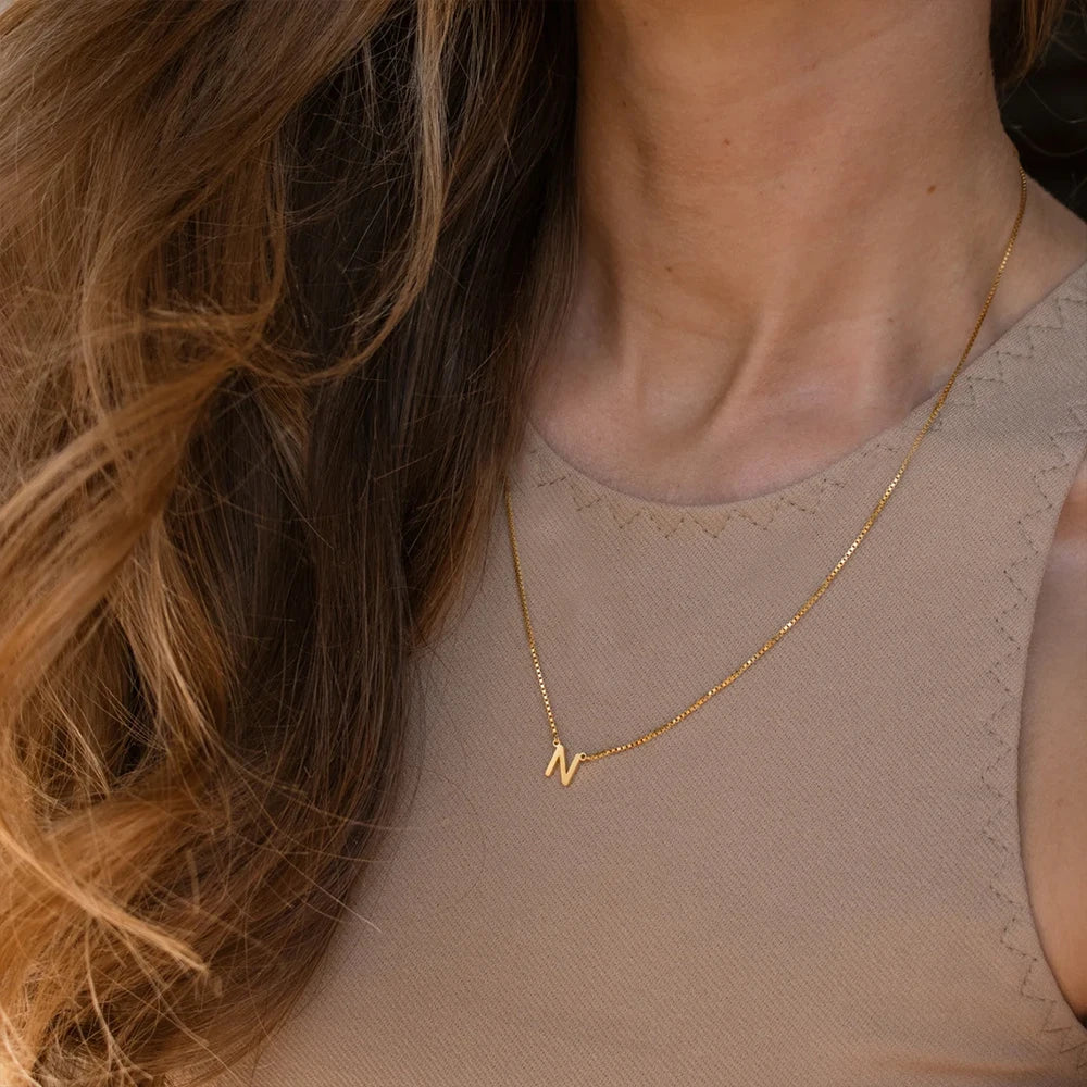 Aino Single Layer Initial Pendant Necklace