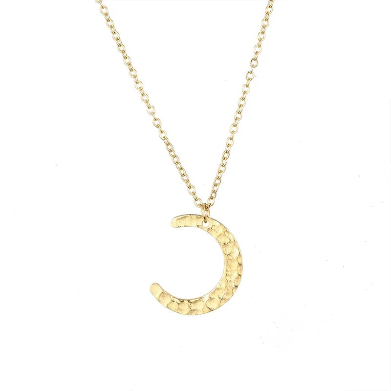 Minimalist Moon Shape Pendant Necklace